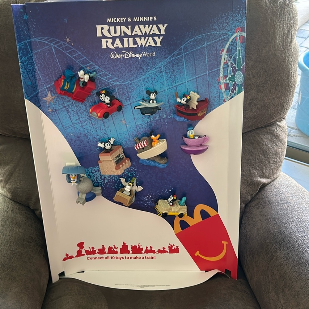Disney McDonald Mickey and Minnie runaway railroad Walt Disney World toy set